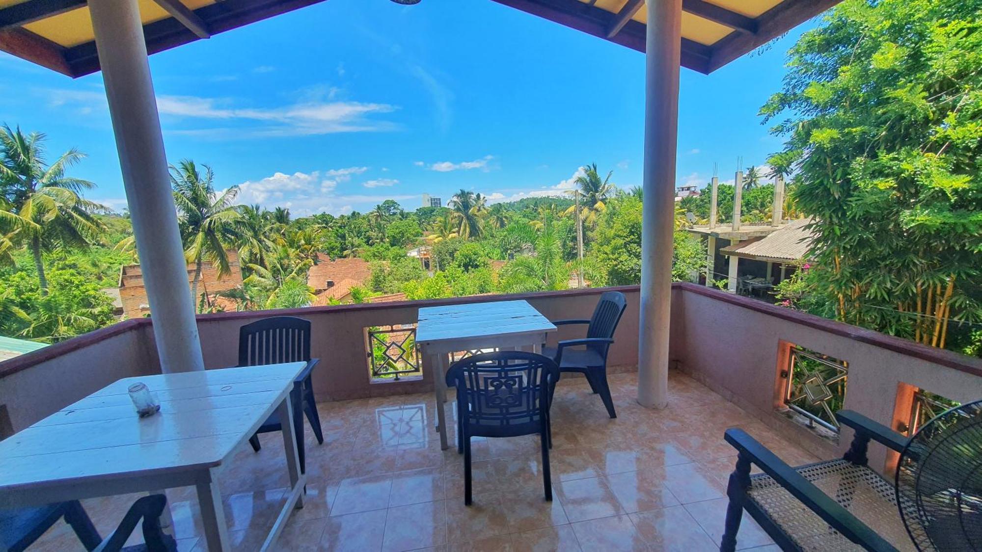 Hill House Guest Hotel Mirissa Exterior foto