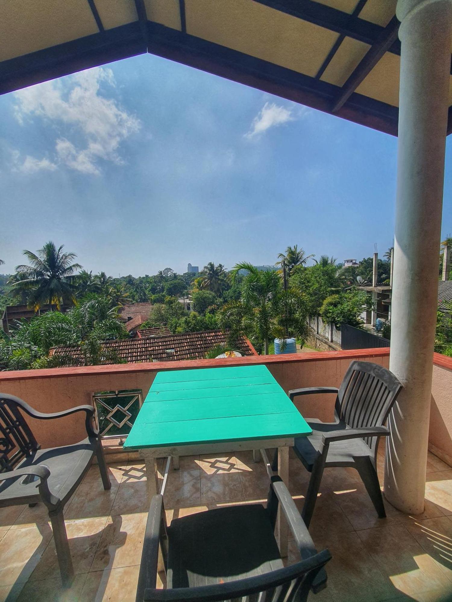 Hill House Guest Hotel Mirissa Quarto foto