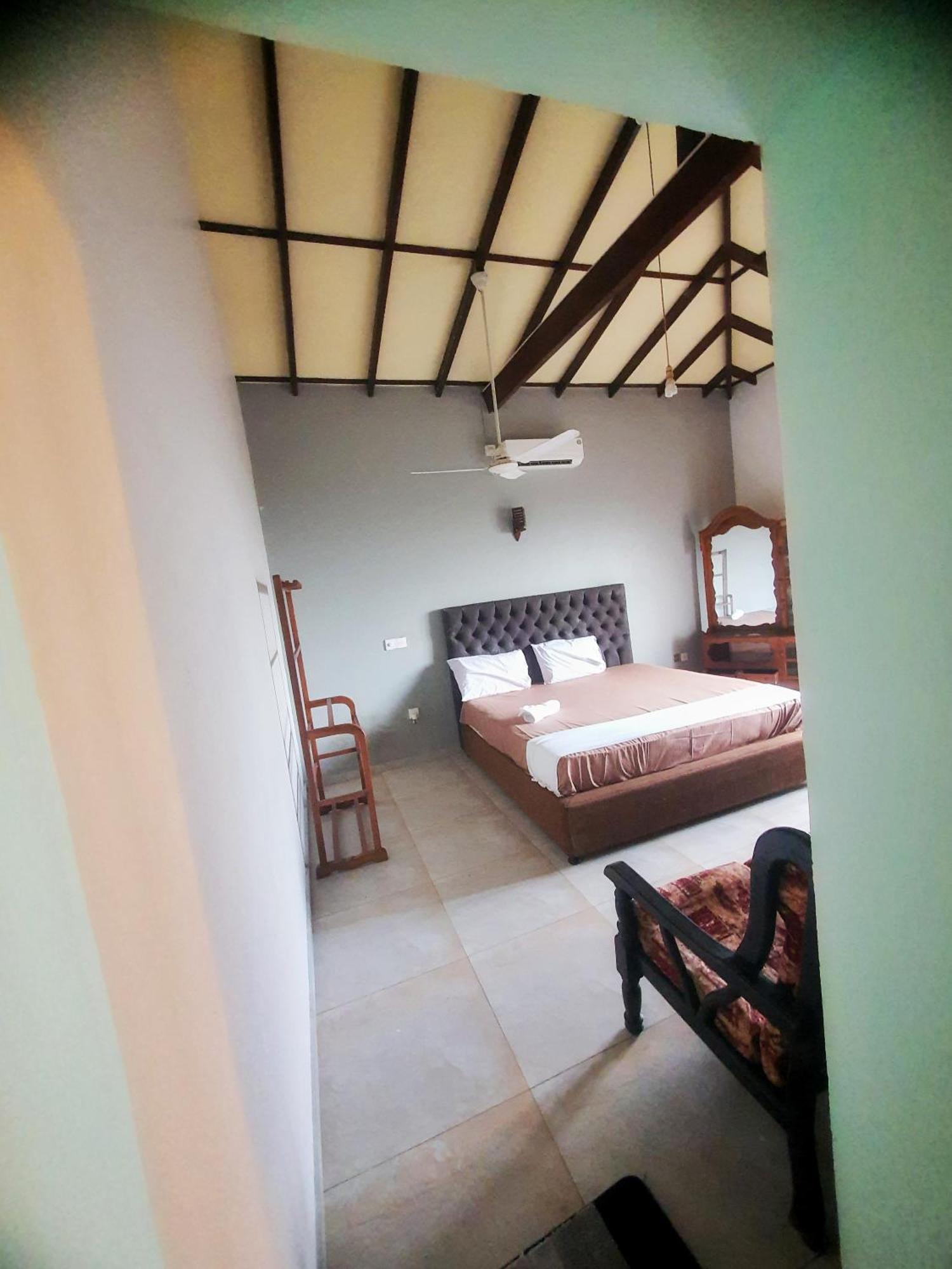 Hill House Guest Hotel Mirissa Exterior foto